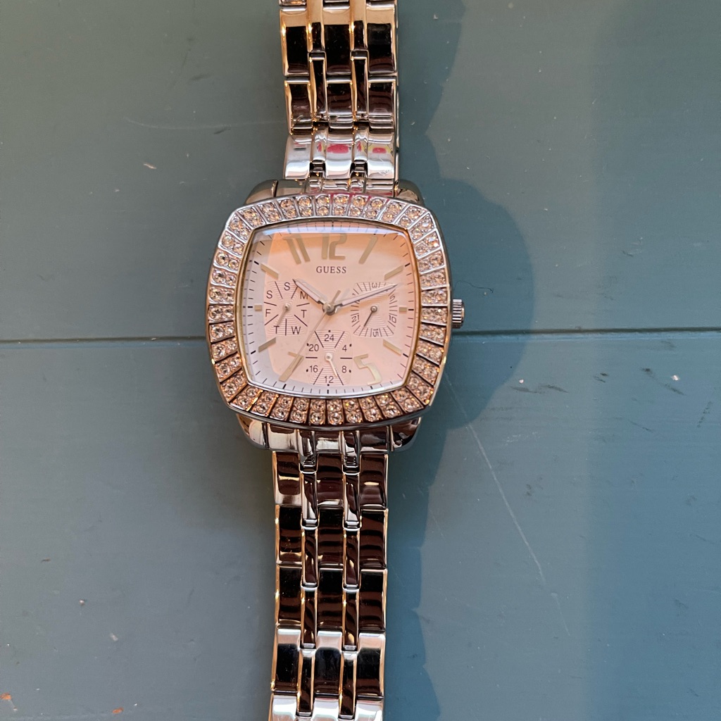 Guess Watch G10588l. Great Condition. Water Resistant.